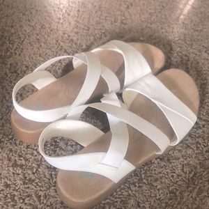 Yuu Women’s Sandals size 10